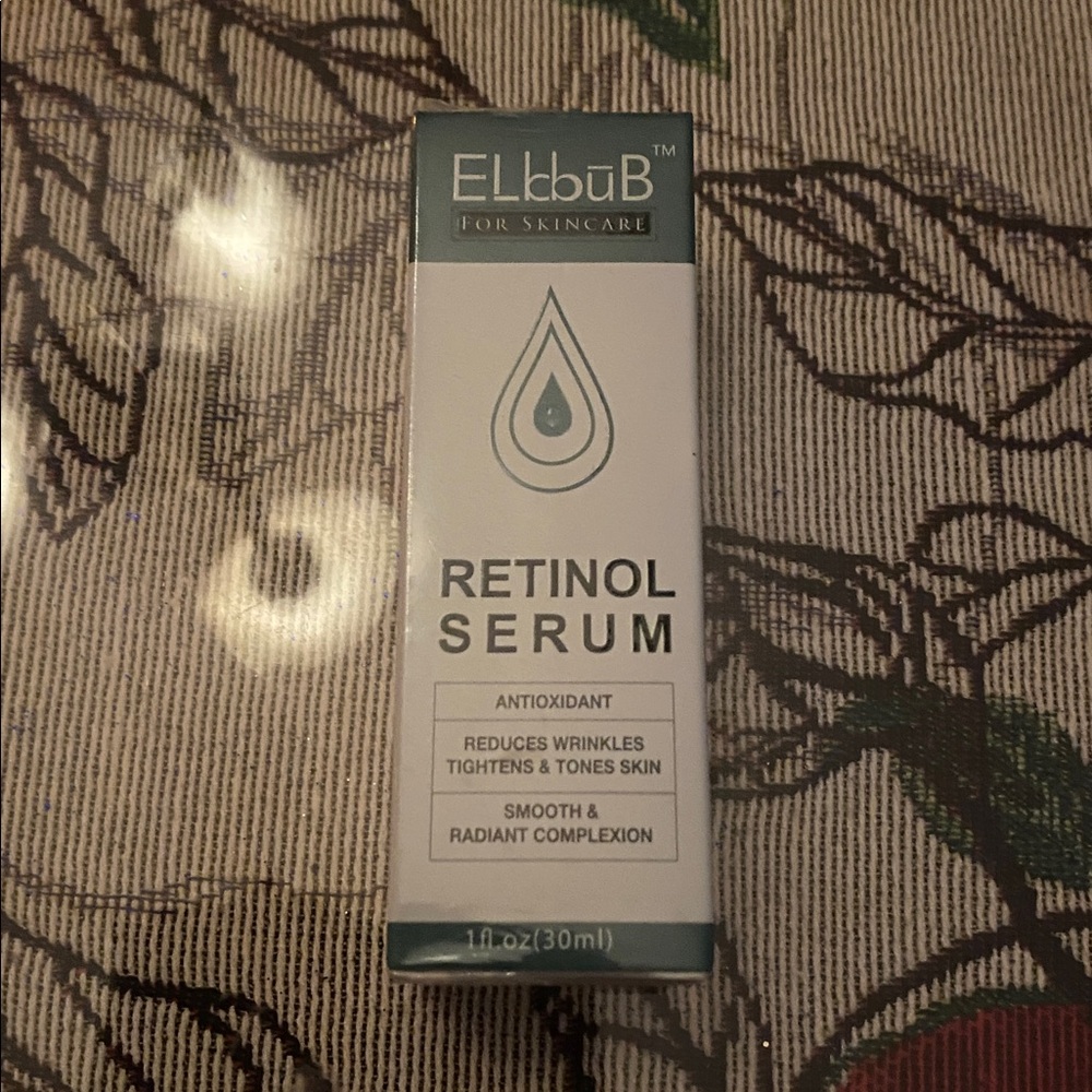 Retinol Serum - White and Green